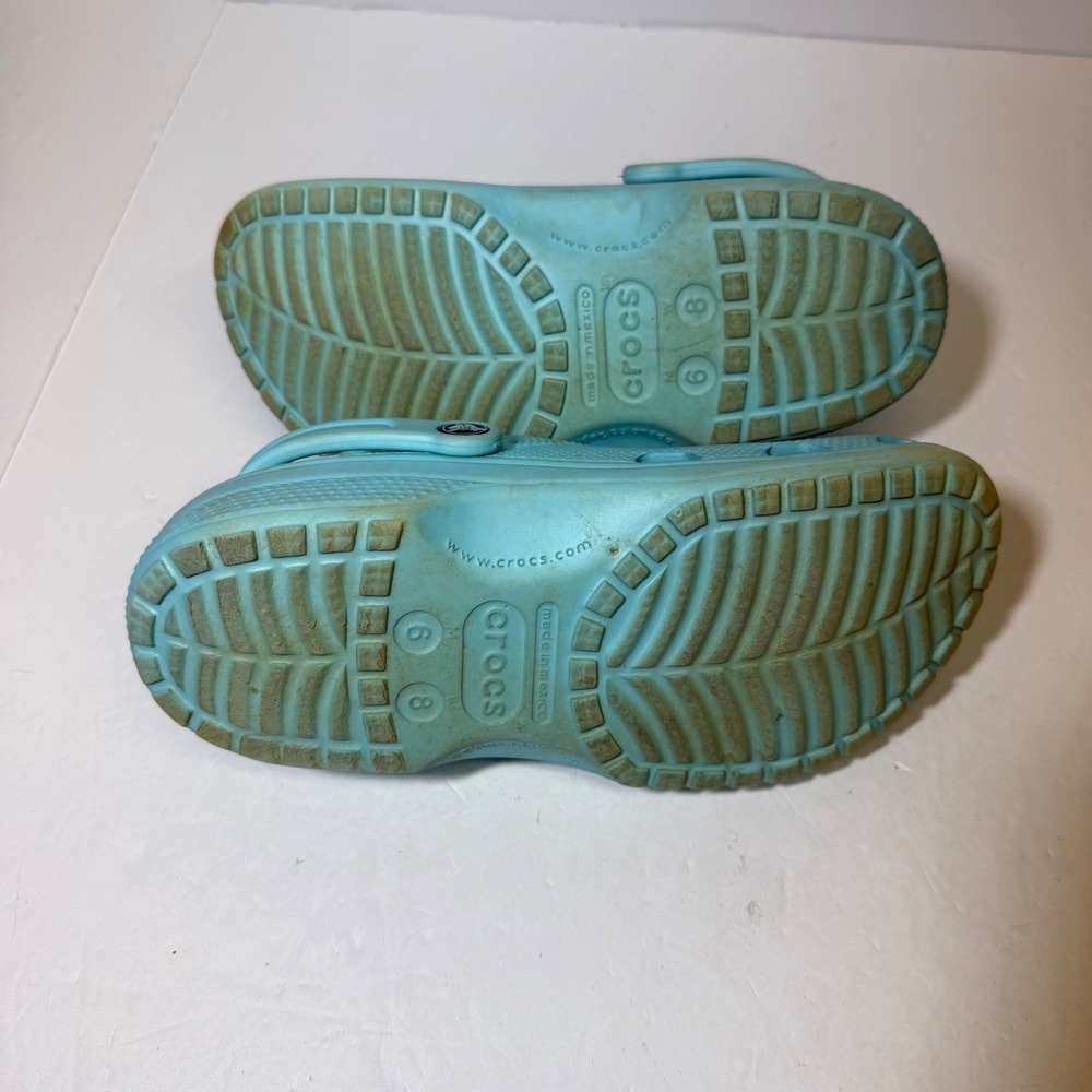 Crocs Classic Clogs Light Blue Aqua Women 8 Men 6 Pineapple Jibbitz Charm - Picture 8 of 9